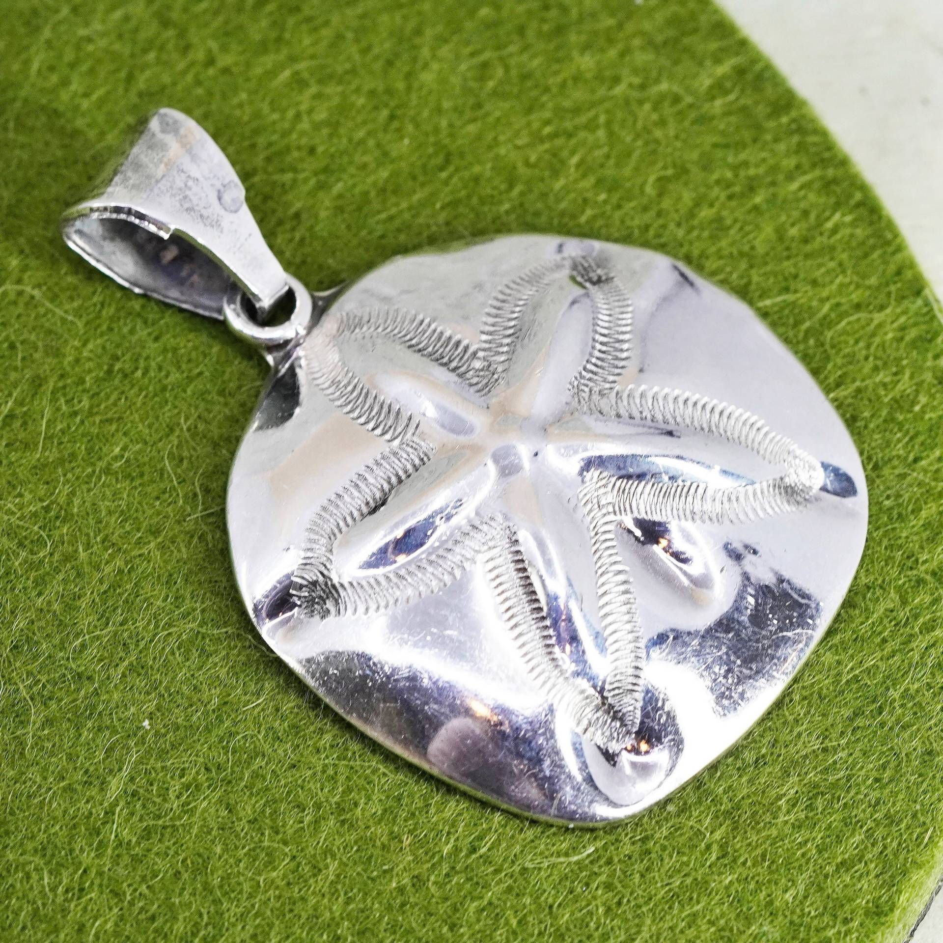 Vintage Sterling Silber Handarbeit Anhänger, 925 Sand Dollar, Gestempelt von HerasJewel