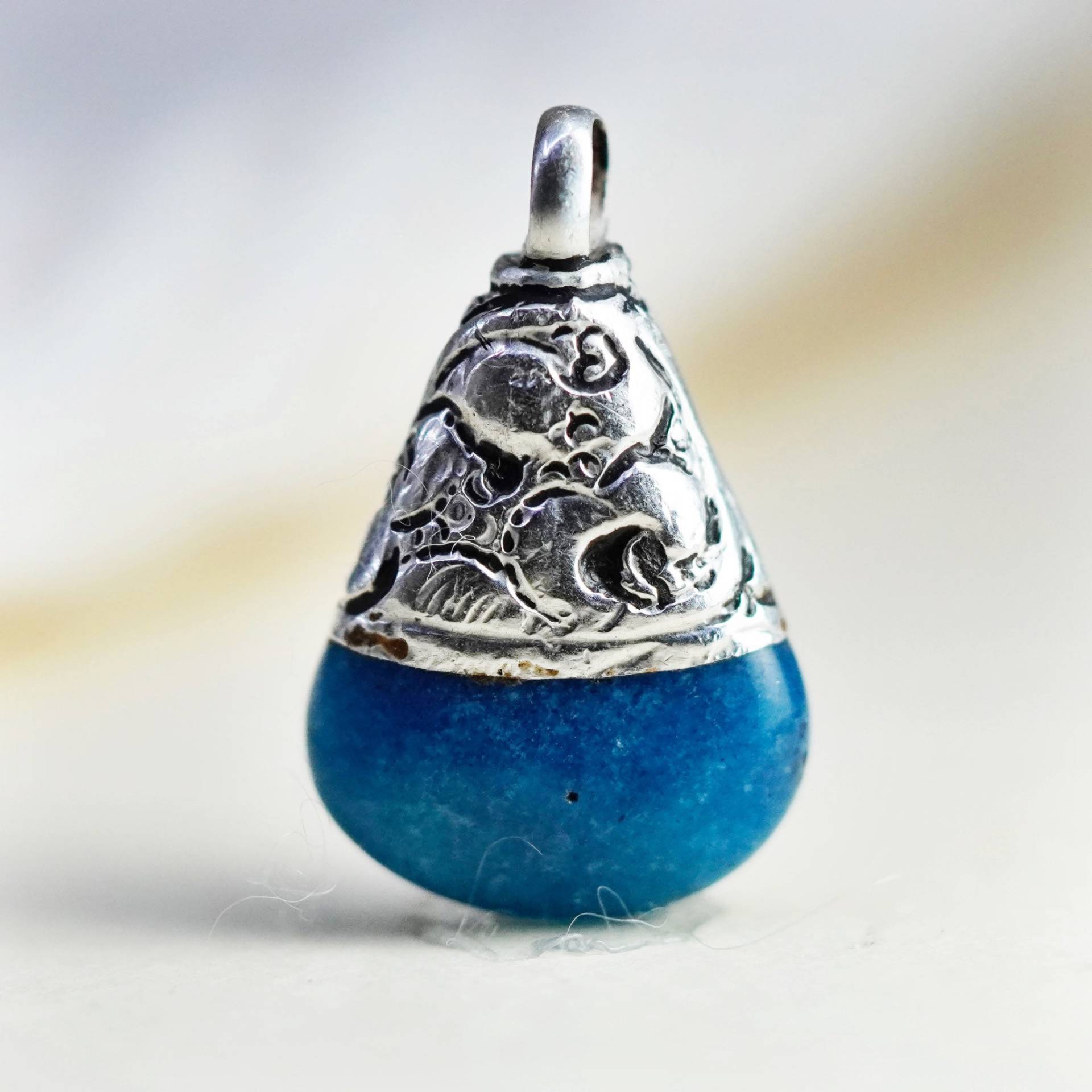 Vintage Sterling Silber Handarbeit Anhänger, 925 Tropfen Mit Blauem Kristall, Silber Geprüft von HerasJewel