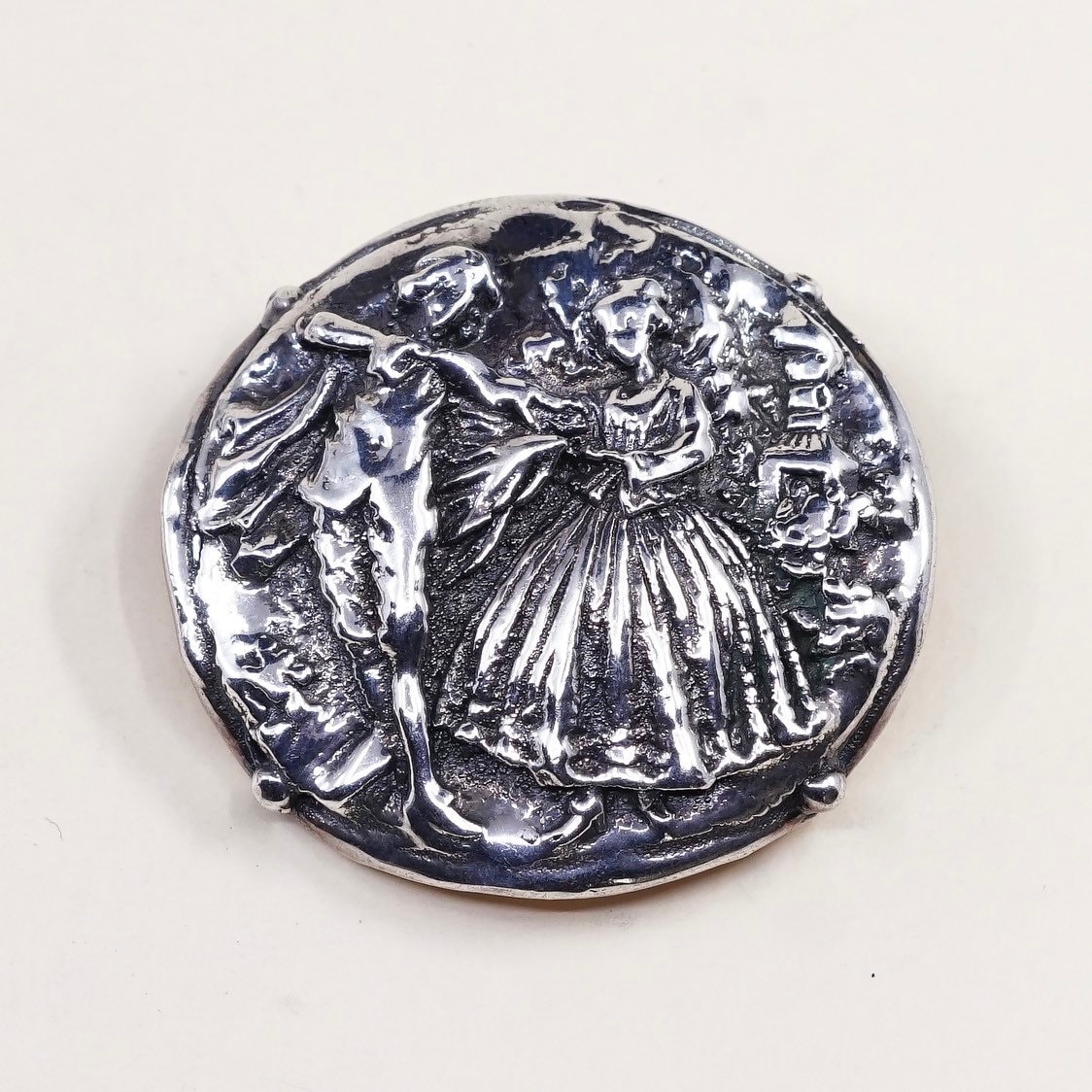 Vintage Sterling Silber Handgemachte Brosche, Puffy 925 Pin Anhänger Mit 18 Jahrhundert Tänzerin, Gestempelt von HerasJewel