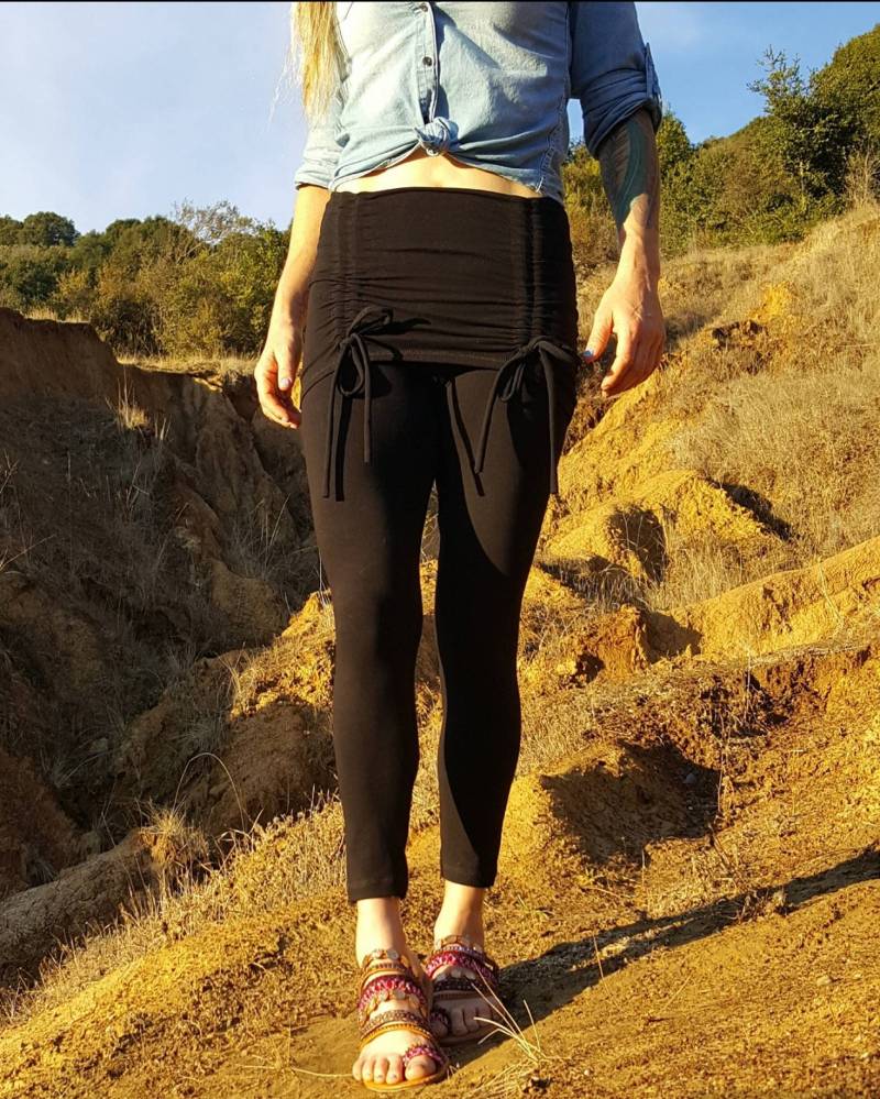 Gemini Leggings Mit Angenähtem Rock Von Herban Devi, Yoga-Leggings Verstellbaren Rock. Plus Größe Und Petite Size von HerbanDevi