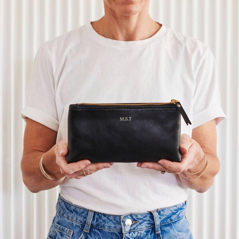 Personalisierte Leder Make-Up Tasche - Perfektes Weihnachtsgeschenk Ideal Für Make-Up Zu Hause Oder Auf Reisen. Nachdenkliches Geschenk von HerbertandWinifred