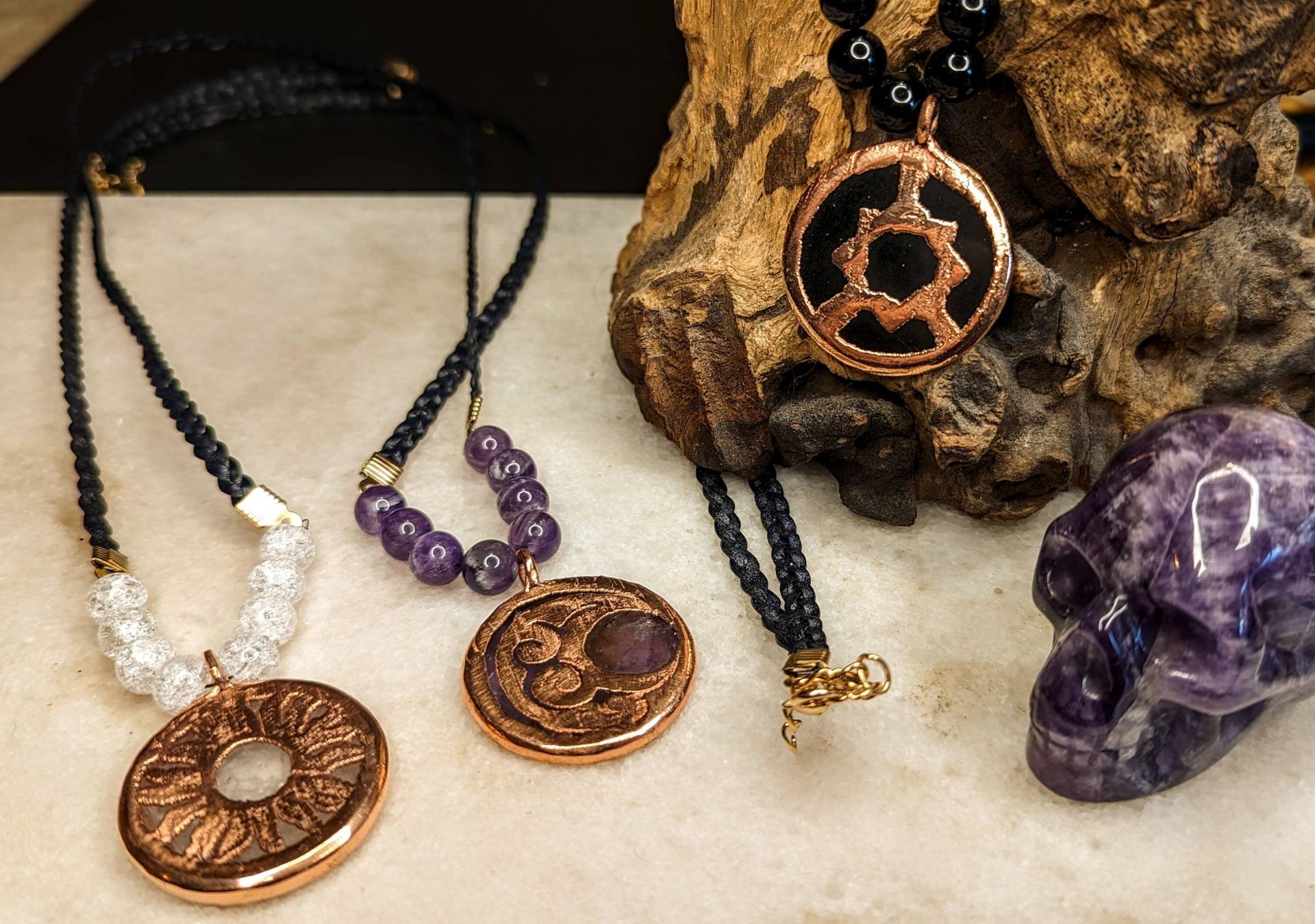 Halskette Mit Sonne, Mond Oder Stern in Amethyst, Obsidian Bergkristall Halskette Mit Sonne, Mond Oder Stern in Amethyst, Obsidian Bergkristall von HerbsAndWitchcraft