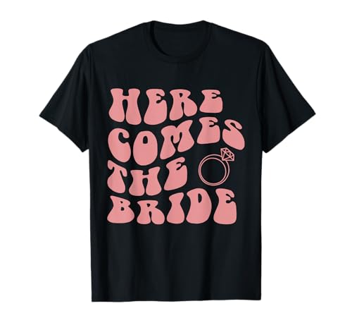 Lustiger Ehering mit Aufschrift "Here Comes The Bride" T-Shirt Lustiger Ehering mit Aufschrift "Here Comes The Bride" T-Shirt von Here Comes The Bride Aesthetic Shirts