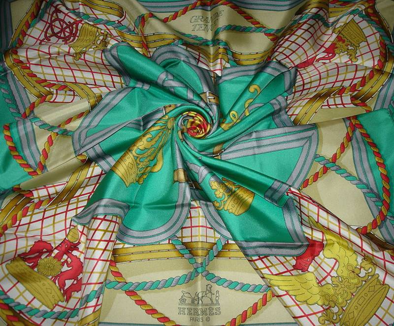 Hermes Schal „Grande Tenue"/Seidenschal Hermes Hermes Schal „Grande Tenue"/Seidenschal Hermes von HermesScarvesLuxury