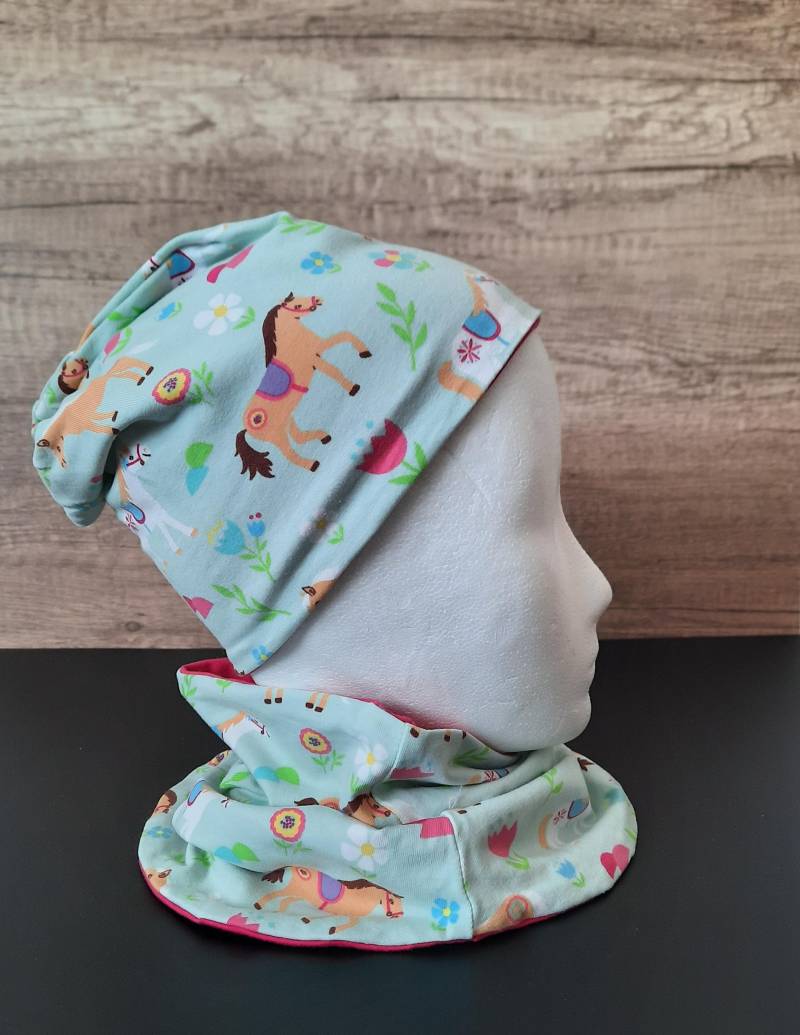 Set Beanie/Mütze & Loop Schal Halssocke Für Baby Kleinkind Mädchen Pferde von HermiDesign