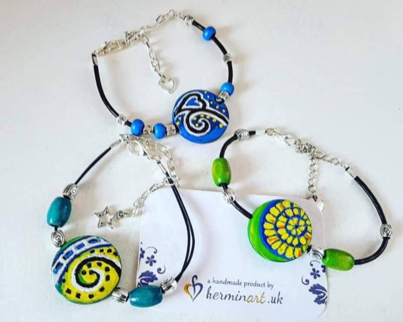 Handbemalte Armbänder - Personalisiertes Armband Einzigartige Handgemalte Holzperlen von HerminartShop