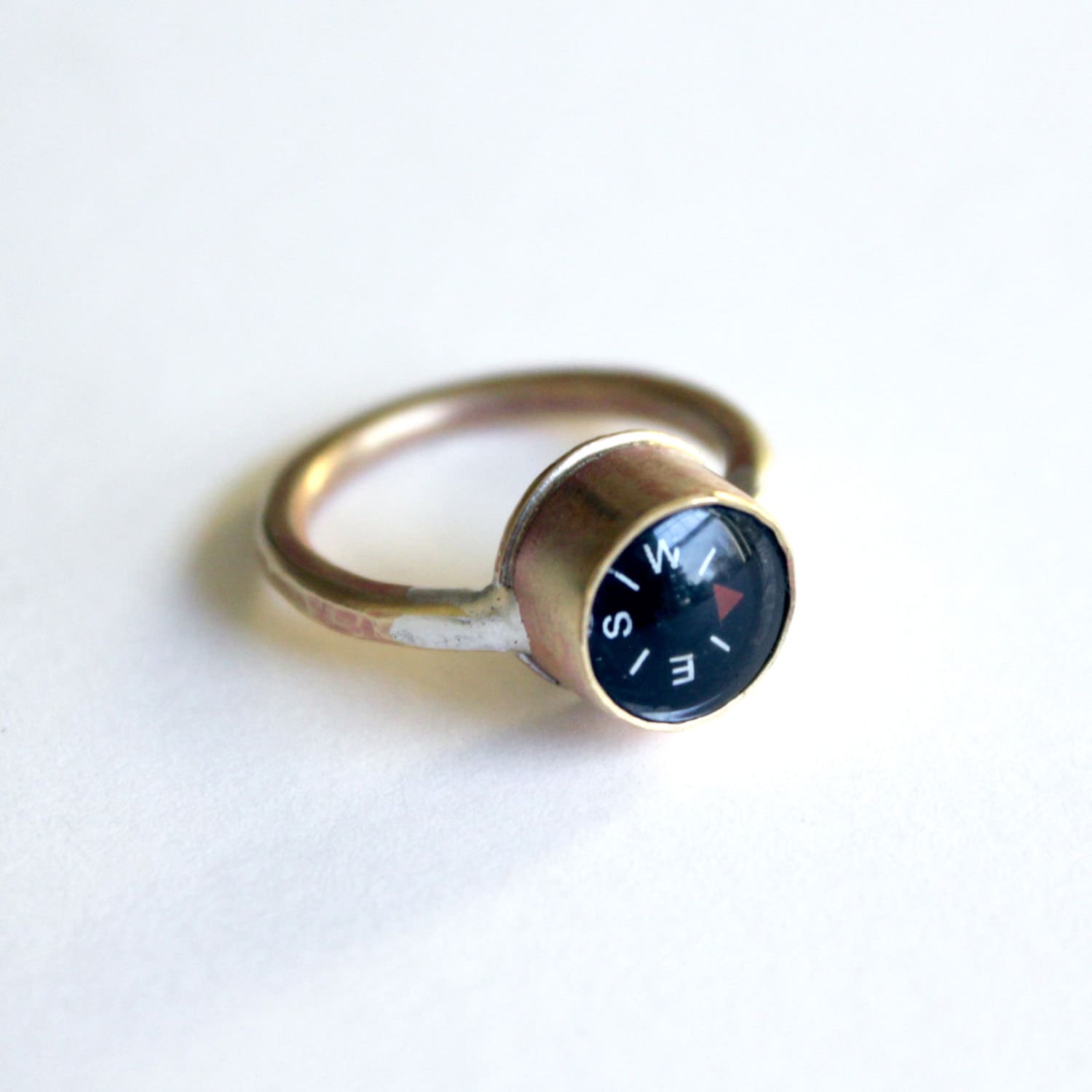 Personalisierter Kompass Ring, Handgefertigt in Messing, Funktionierender Personalisierter Kompass Ring, Handgefertigt in Messing, Funktionierender von HeroKing