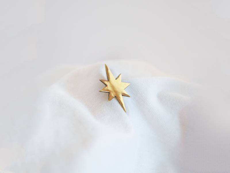 Handgemachte Messing Starburst Brosche, Astrologie Pin von HerreraJewellery