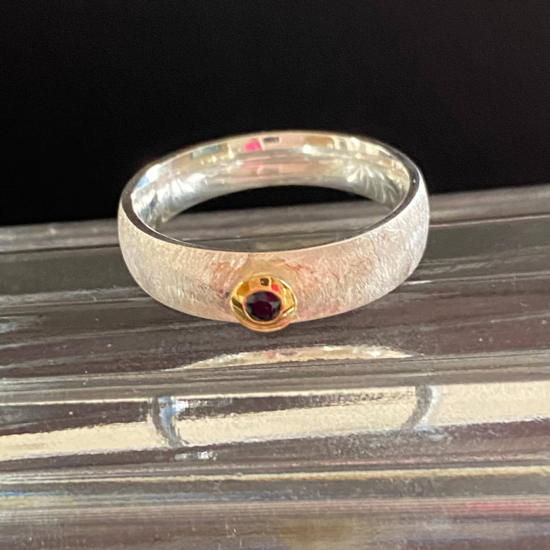Saphir Ring, 53, Blauer Ring Silber Und Gold, Gold Silber, Moderner Damen, Bicolor Ring Mit Saphir Ring, 53, Blauer Ring Silber Und Gold, Gold Silber, Moderner Damen, Bicolor Ring Mit von HerrlicherSchmuck