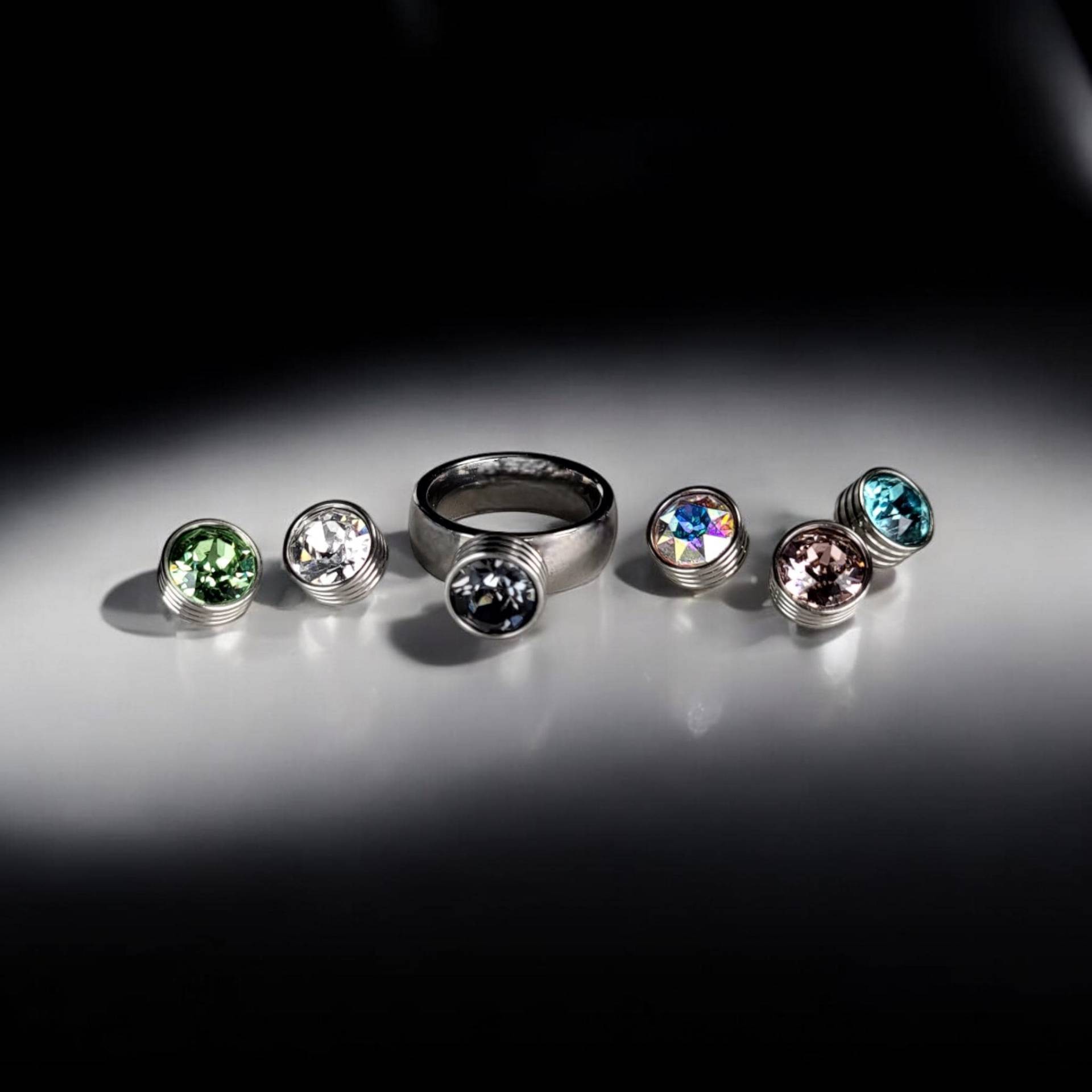 Herratho Edelstahl Damenring Mit Wechselfassung Und Swarovski Kristallen | Wechselring Inklusive 2 Farben N. Wahl Made in Germany Herratho Edelstahl Damenring Mit Wechselfassung Und Swarovski Kristallen | Wechselring Inklusive 2 Farben N. Wahl Made in Germany von HerrmannVertrieb