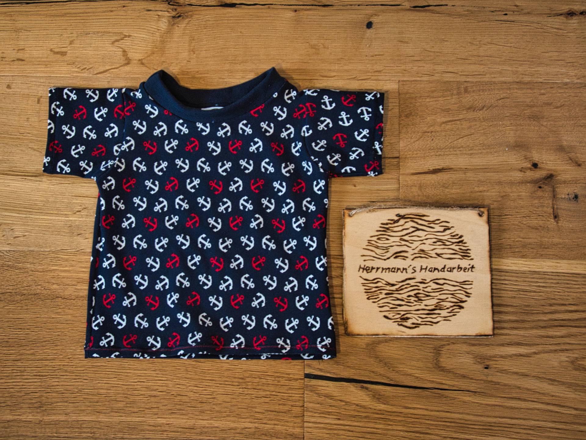 T-Shirt Für Babys Und Kleinkinder; Handarbeit, Ankermuster T-Shirt Für Babys Und Kleinkinder; Handarbeit, Ankermuster von HerrmannsHandarbeit