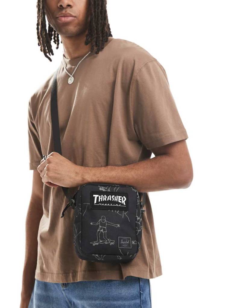 Herschel x Thrasher - Heritage - Umhängetasche in Schwarz mit Print von Herschel Supply Co