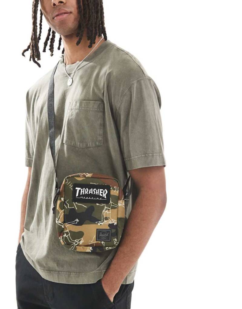 Herschel x Thrasher - Heritage - Umhängetasche mit Military-Muster-Grün von Herschel Supply Co