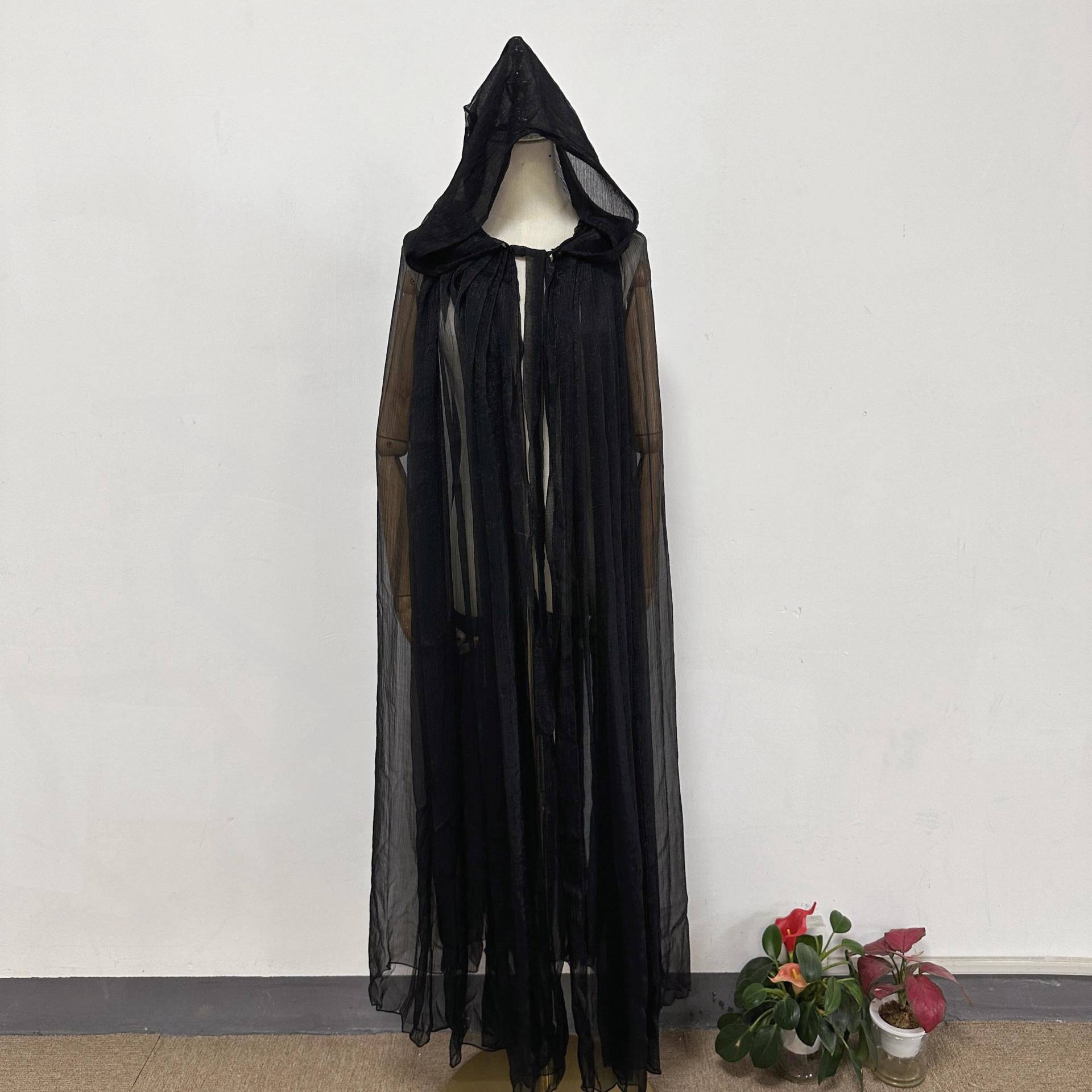 Schwarzer Chiffon-Umhang. Halloween-Hexenumhang Mit Kapuze. Cooler Cosplay-Umhang Kapuze Für Erwachsene. Langer Umhang. Halloween-Party Schwarzer Chiffon-Umhang. Halloween-Hexenumhang Mit Kapuze. Cooler Cosplay-Umhang Kapuze Für Erwachsene. Langer Umhang. Halloween-Party von HertzogStoreDE