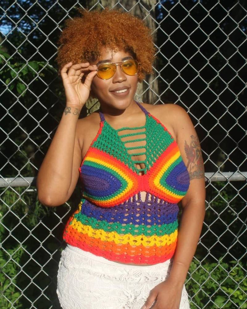 Regenbogen Neckholder Top Mit Hohem Halsausschnitt von HerueKnits