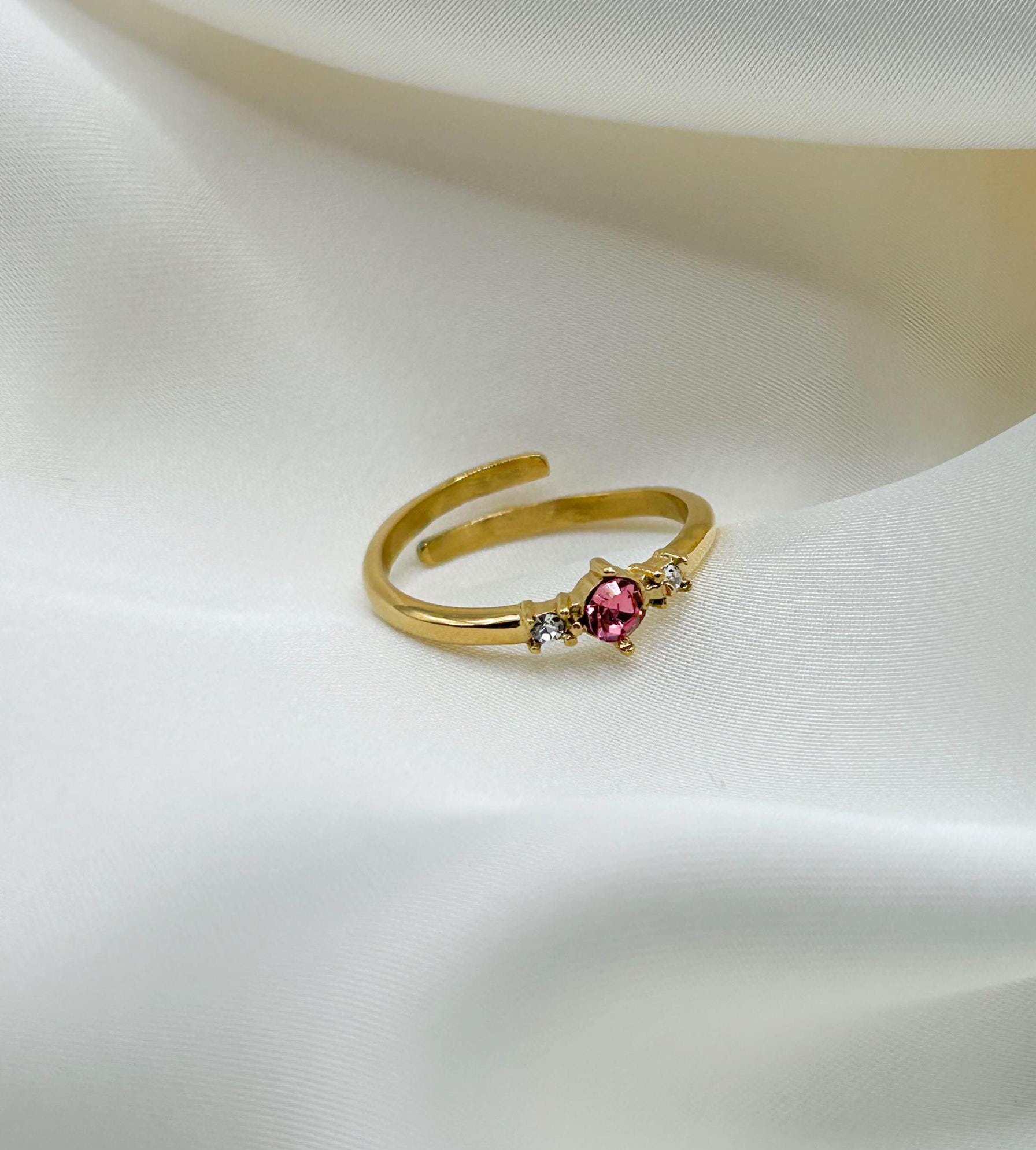 Goldener Ring Mit Glitzer in Fuchsia Farbe Goldener Ring Mit Glitzer in Fuchsia Farbe von HerzblattSchmuck