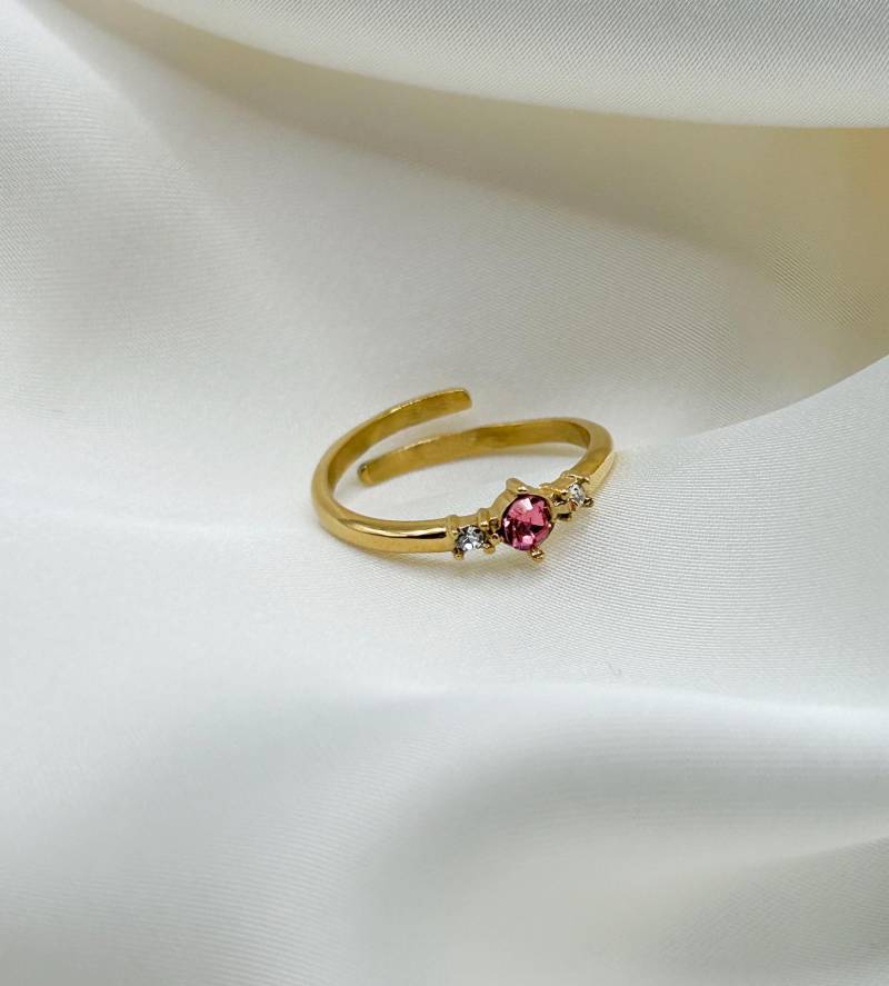 Goldener Ring Mit Glitzer in Fuchsia Farbe Goldener Ring Mit Glitzer in Fuchsia Farbe von HerzblattSchmuck