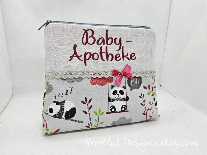 Baby Apotheke Gr.l, Taschenorganizer, Geschenk, Geburt, Utensilo von HerzblutDesigns
