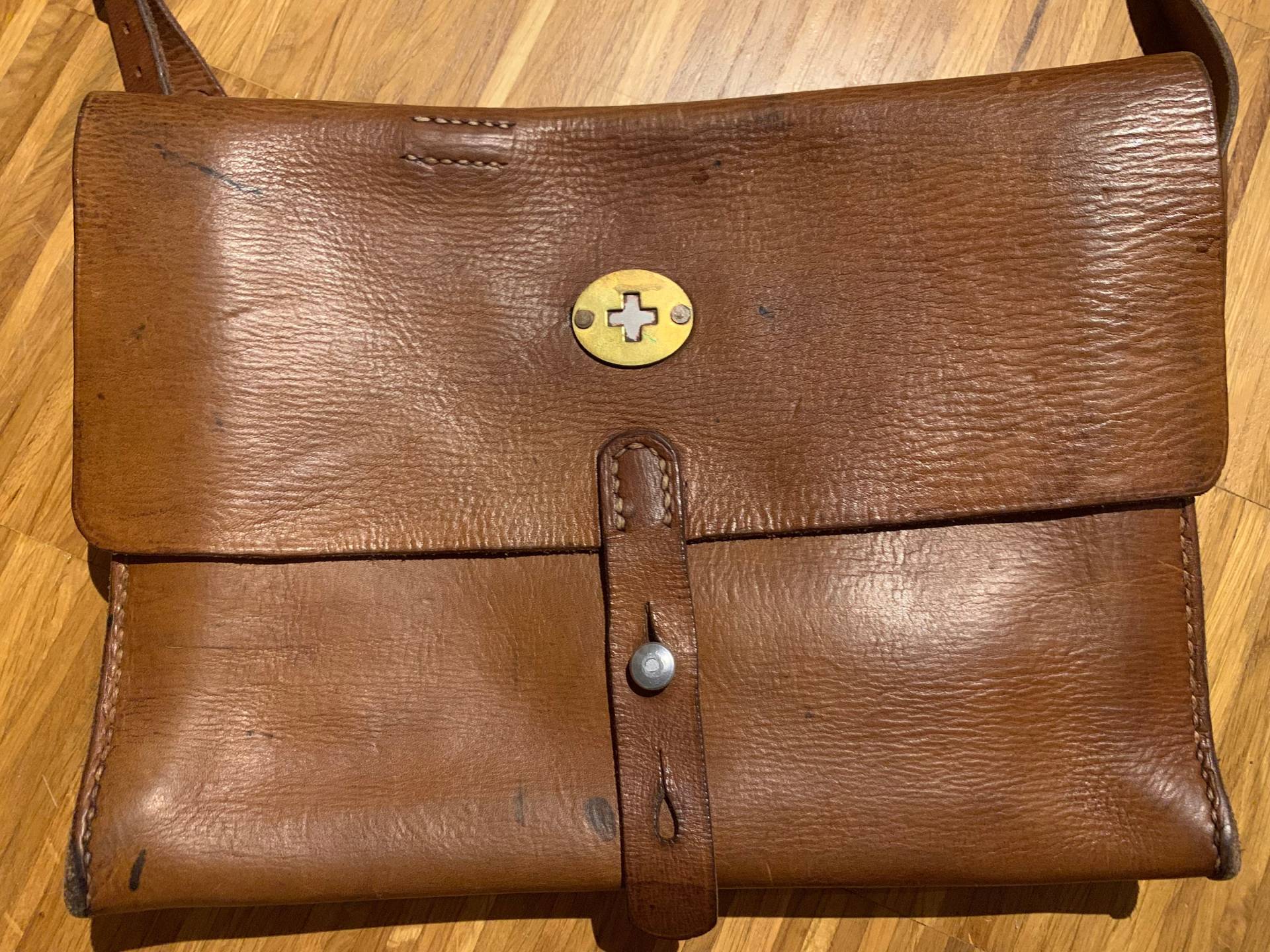 Swiss Army Leder Post Tasche Alt Top Swiss Army Leder Post Tasche Alt Top von HerzblutWave