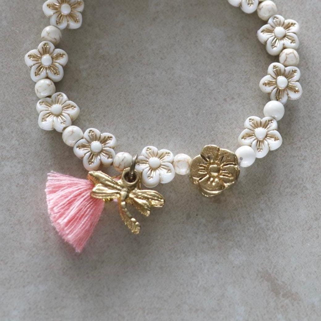 Blumen Perlenarmband Mit Schmetterling Anhänger, Schöne Geschenkidee Für Sie, Handmade Unikat Schmuck von Herzbote