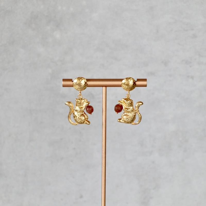 Eichhörnchen Hängeohrringe Mit Chalcedon-Nuss, 24K Gold Vergoldet, Schöne Geschenkidee Für Frauen von Herzbote