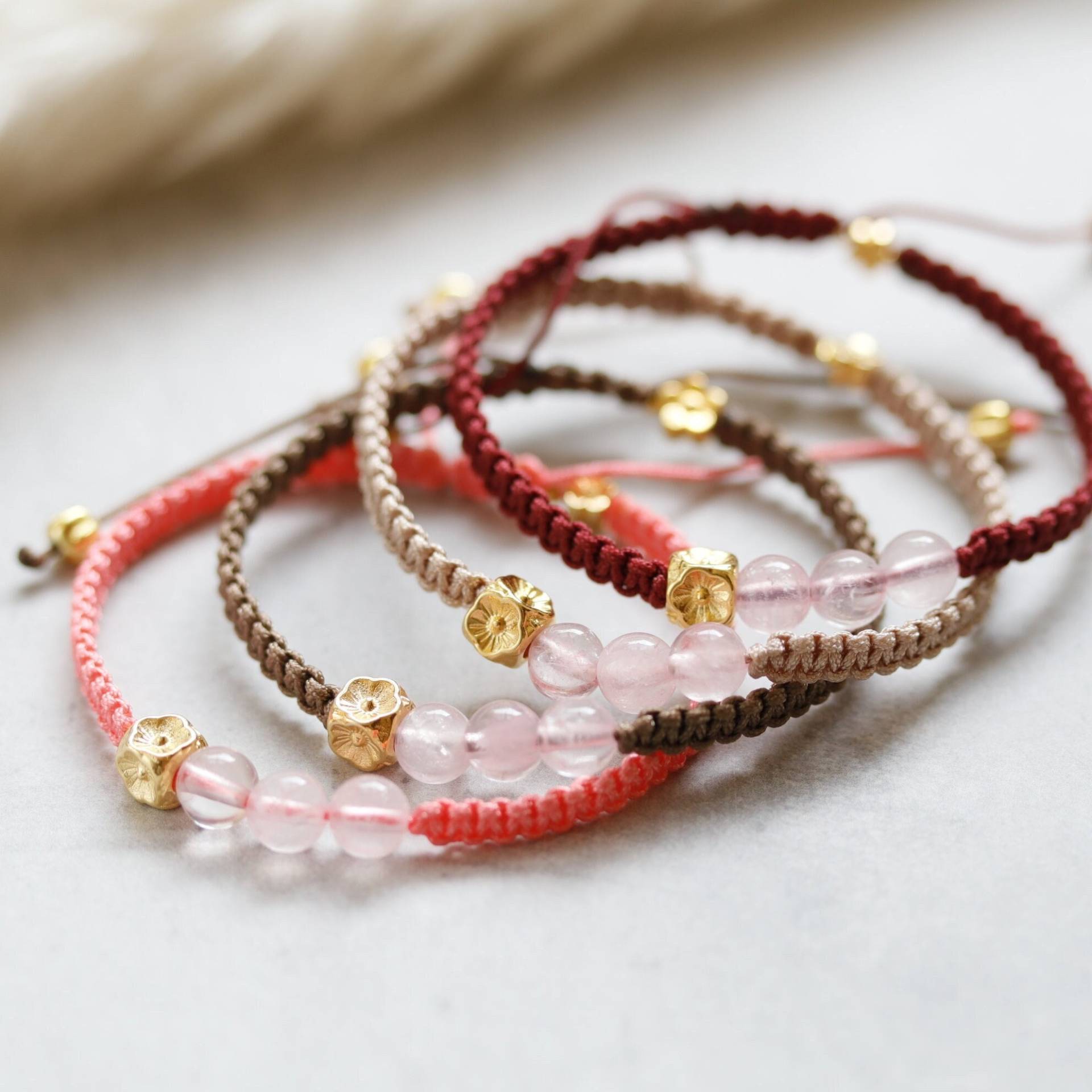 Rosenquarz Makramee Armbänder, Feng Shui Armband, Handmade Unikat Schmuck, Schöne Geschenkidee Für Sie von Herzbote