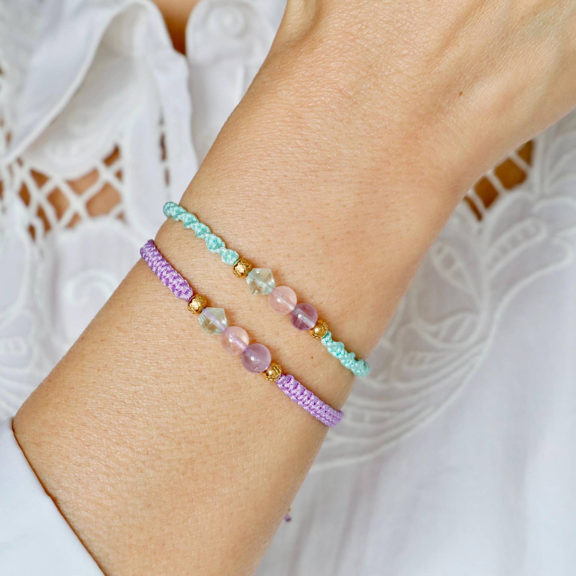 Zarte Edelstein Makramee Armband Aus Rosenquarz Amethyst Fluorit, Hochwertige Materialien, Schöne Geschenkidee Für Sie von Herzbote