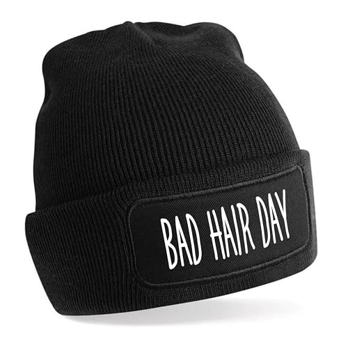 Beanie Strickmütze mit Spruch | Bad Hair Day | schwarz | Unisex SoftTouch angenehm weiche und warme Wintermütze | OneSize Einheitsgröße für Erwachsene von Herzbotschaft