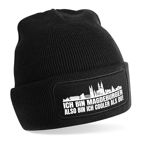 Beanie Strickmütze mit Spruch | Ich bin Magdeburger also bin ich cooler als du! | schwarz | weiche und warme Fußball Mütze für Magdeburg Fan | Skyline | SoftTouch Einheitsgröße für Erwachsene von Herzbotschaft