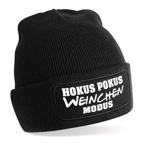 Herzbotschaft Beanie Strickmütze mit Spruch | Hokus Pokus Weinchen Modus | schwarz | Unisex SoftTouch angenehm weiche und warme Wintermütze | OneSize Einheitsgröße für Erwachsene Herzbotschaft Beanie Strickmütze mit Spruch | Hokus Pokus Weinchen Modus | schwarz | Unisex SoftTouch angenehm weiche und warme Wintermütze | OneSize Einheitsgröße für Erwachsene von Herzbotschaft