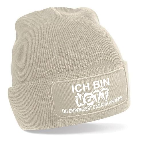 Herzbotschaft Beanie Strickmütze mit Spruch | Ich Bin nett. Du empfindest das nur Anders. | Creme | Unisex SoftTouch angenehm weiche und warme Wintermütze | OneSize Einheitsgröße für Erwachsene von Herzbotschaft