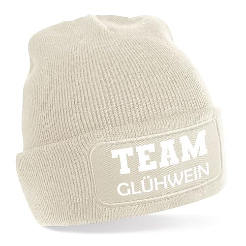 Herzbotschaft Beanie Strickmütze mit Spruch | Team Glühwein | Creme | Unisex SoftTouch angenehm weiche und warme Wintermütze | OneSize Einheitsgröße für Erwachsene von Herzbotschaft