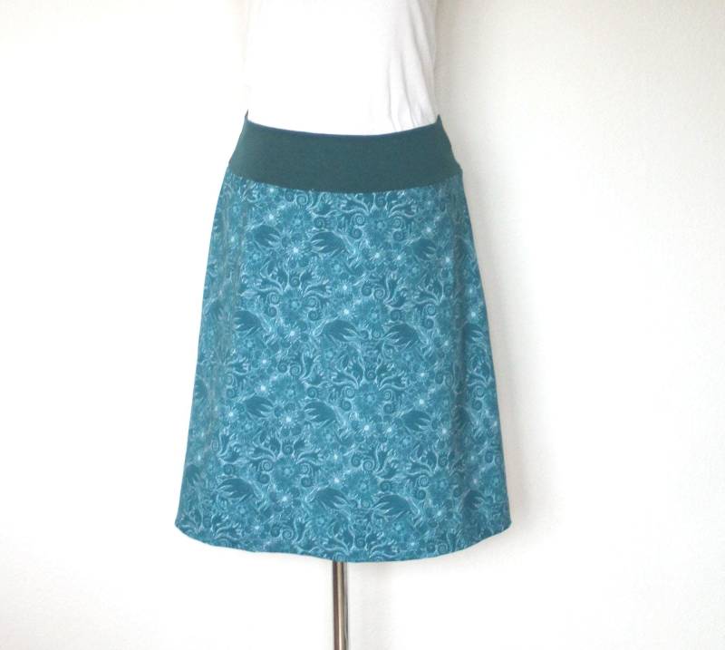 Jerseyrock A-Form, Baumwoll-Sweatjersey Knielang Aqua/Türkis Filigranes Muster von HerzensKleiderStoffe