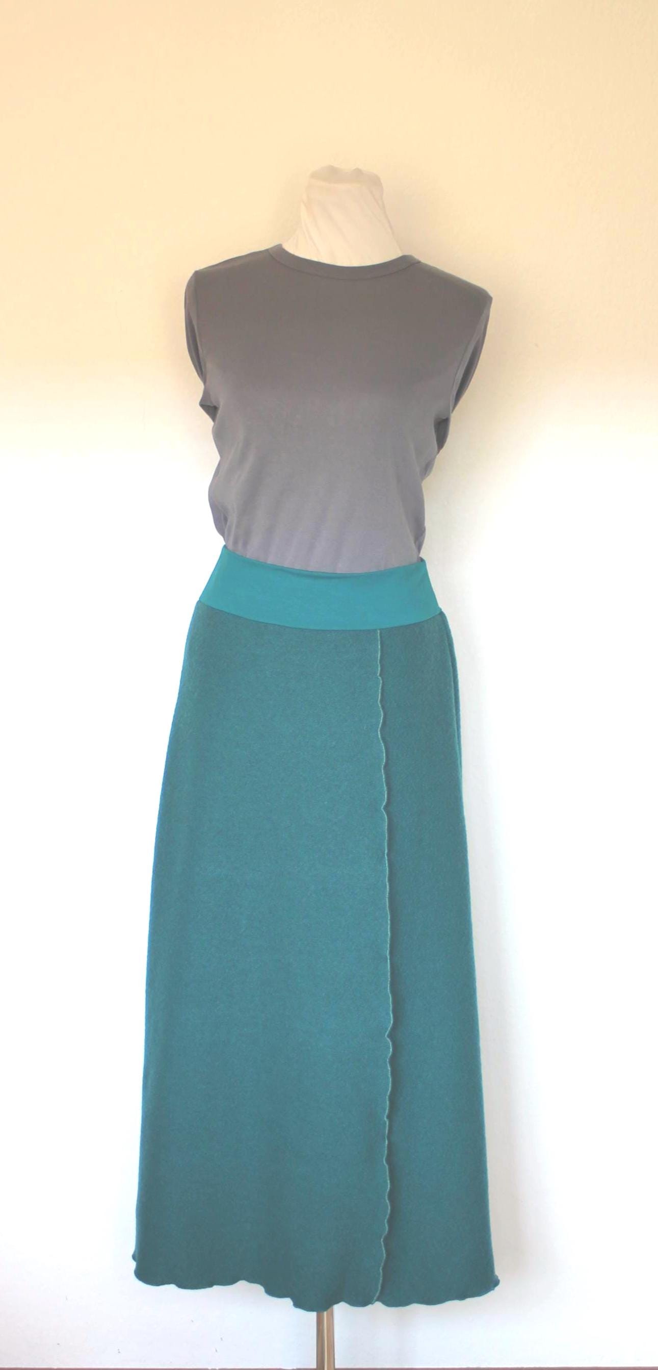 Maxirock Wollwalk Petrol(Türkis Uni, Knöchellang, 100% Wolle, Rollsaum, A-Form von HerzensKleiderStoffe