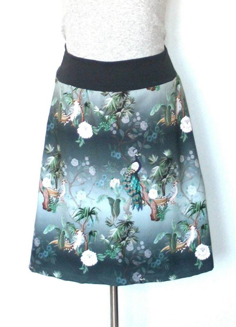 Taillenrock Baumwolljersey A-Form Mit Pfauen Farbverlauf Blaugrau Hell/Dunkel von HerzensKleiderStoffe