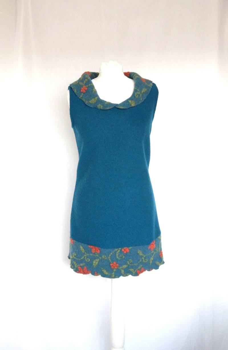 Woll-Tunika Blautürkis, Ärmellos, Mit Kragen & Borte Blumenwalk Orange/Blau von HerzensKleiderStoffe