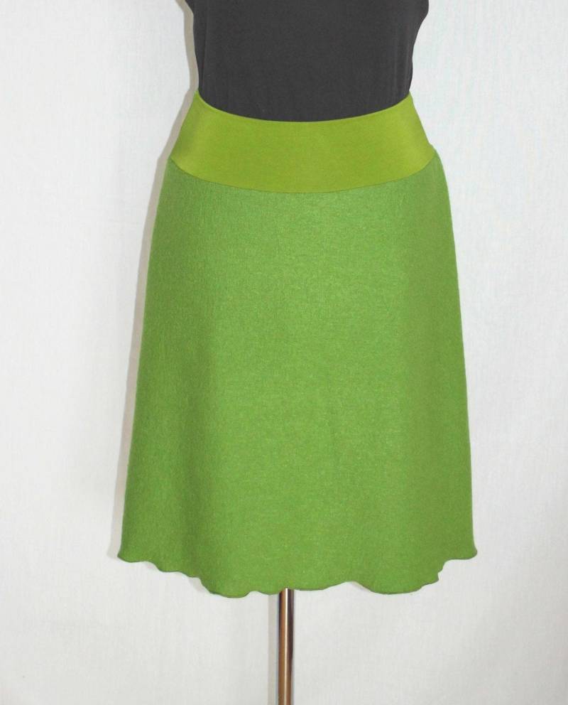 Wollrock 100% Wolle A-Form Kiwigrün Uni Knielang Toll Zum Kombinieren Xs-Xl von HerzensKleiderStoffe