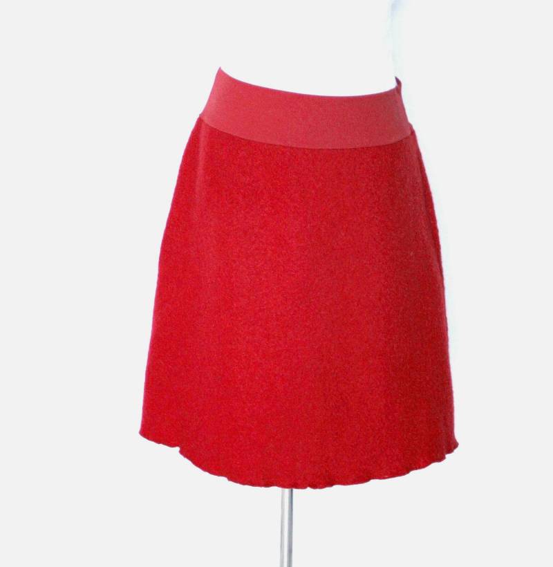 Wollrock A-Form Walk 100% Wolle Kirschrot, Schlicht, Tolle Farbe von HerzensKleiderStoffe