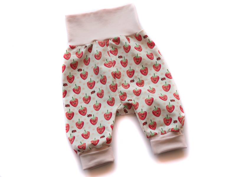 Pumphose Erdbeere Marienkäfer Geburt Baby von HerzenskinderDesign