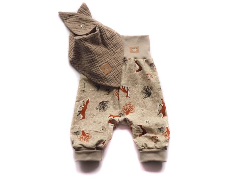 Pumphose Füchse Geburt Baby Geschenk Gr. 68 von HerzenskinderDesign