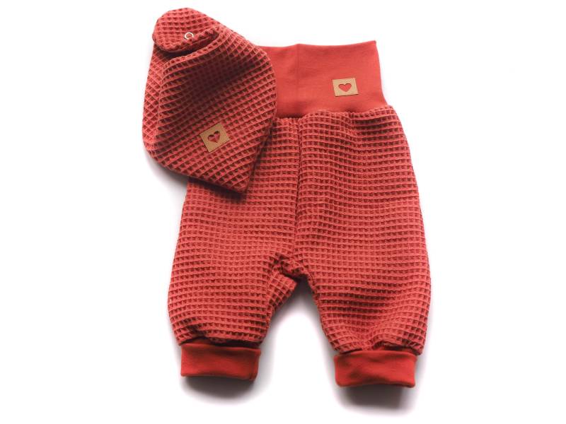 Pumphose Halstuch Herz Waffelpiqué Geburt Baby von HerzenskinderDesign