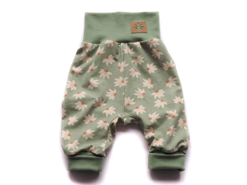 Pumphose Blumen Grün Geburt Baby von HerzenskinderDesign