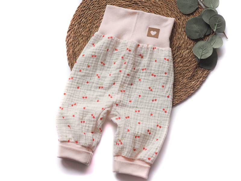 Pumphose Mädchen Musselin Rosa Kirschen von HerzenskinderDesign