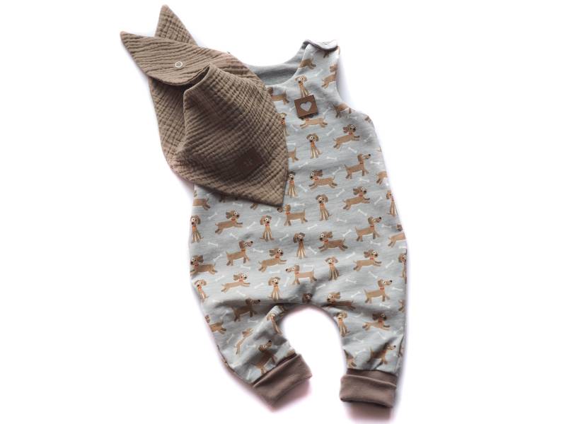 strampler Halstuch Musselin Hund Dackel Geburt Baby von HerzenskinderDesign