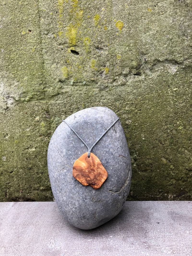 Einzigartige Holzkette No.3 von theTwoLives