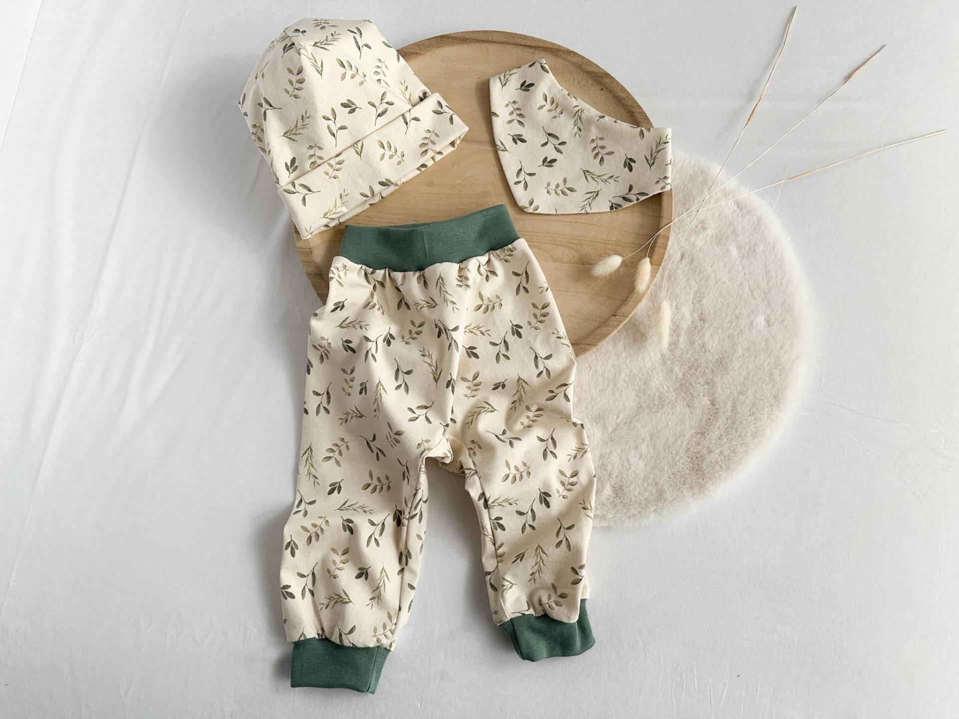 Pumphose Babyhose Hose Mütze Dreieckstuch Beanie Babyset Baggyhose Natürlich Unisex von Herzenszeug