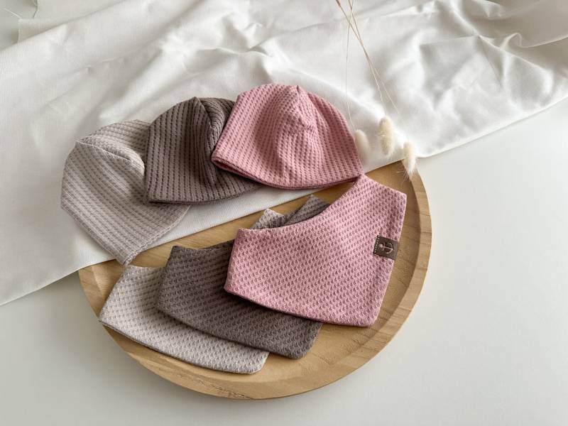 Set Dreieckstuch Mütze Halstuch Beanie Winter Frühling Herbst Junge Mädchen Geschenk Zur Geburt Taufe Geburtstag Waffeljersey Einfarbig von Herzenszeug