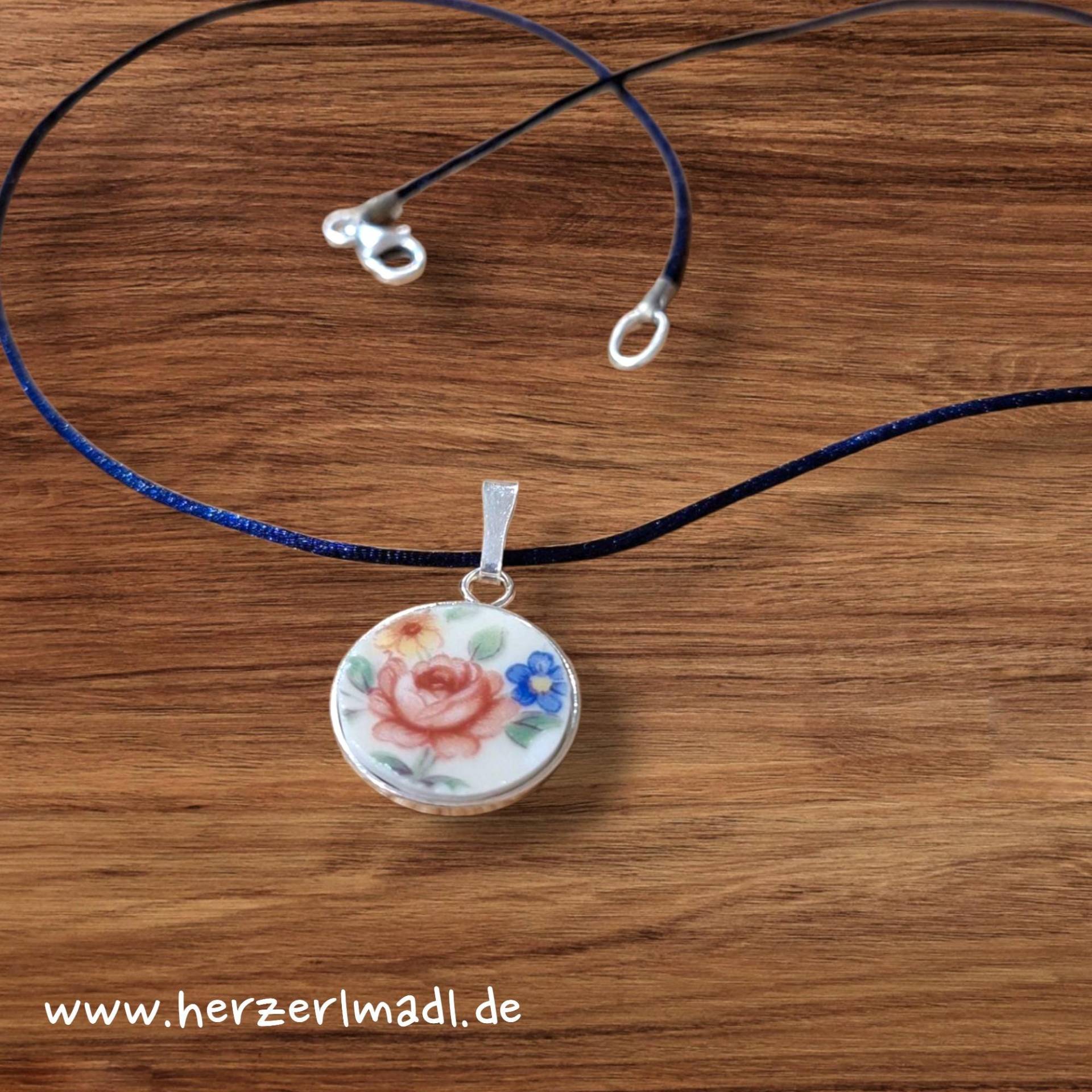 Kettenanhänger Porzellan 925 Silber 16mm Rose Gelbe Und Blaue Blüte von Herzerlmadl