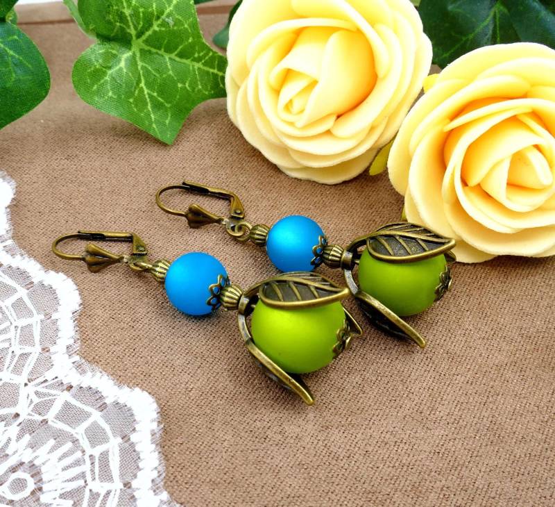 Polaris Ohrhänger Bronzefarben Boho Vintage Polarisperlen Blau/Olivgrün Polaris Ohrhänger Bronzefarben Boho Vintage Polarisperlen Blau/Olivgrün von Herzhandliebe