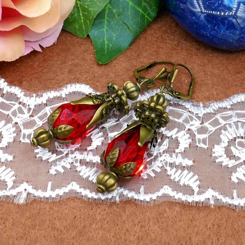 Vintage Ohrhänger Glasschliff - Bronzefarben Mit Roten Glasschlifftropfen Vintage Ohrhänger Glasschliff - Bronzefarben Mit Roten Glasschlifftropfen von Herzhandliebe